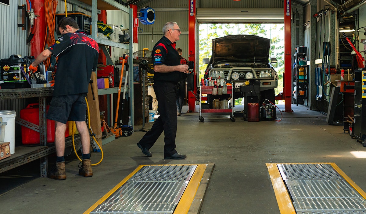 Riverview Car Service Workshop with Safe-T-Stop Machine